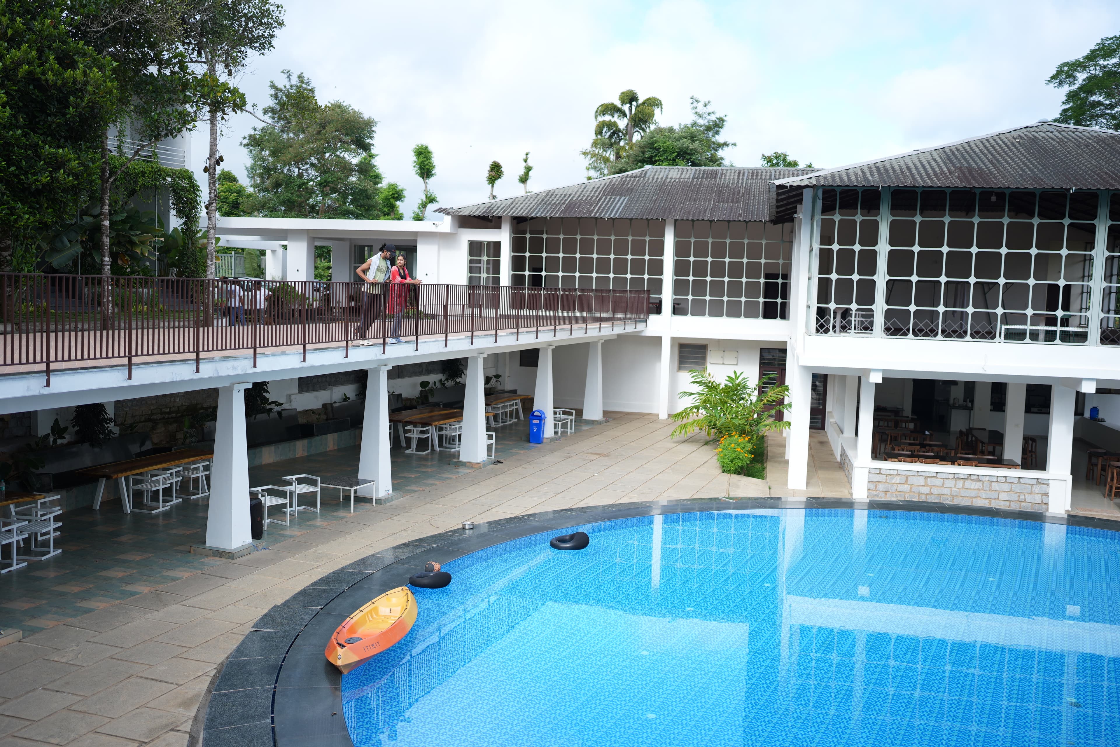 Swimming pool with a float at Q Lionton